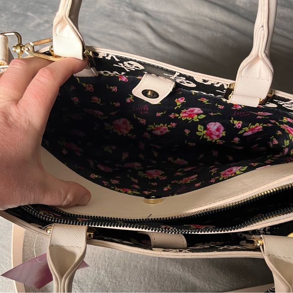 Betsey Johnson Purse - Picture 6 of 8